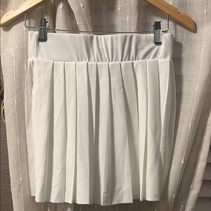 Moa Moa White Pleated Mini Skirt